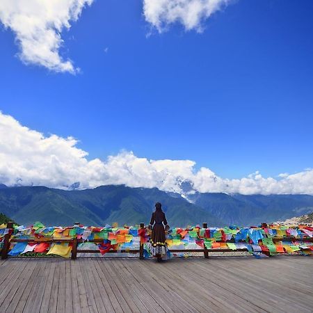 High Mountain Resort-Deqin Дечен Екстер'єр фото