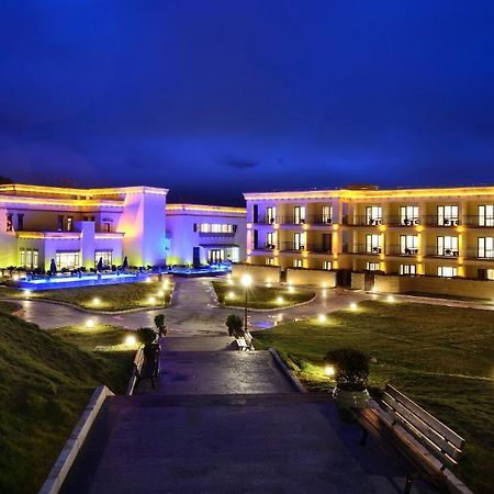 High Mountain Resort-Deqin Дечен Екстер'єр фото
