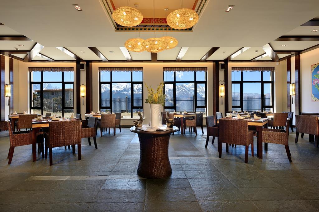 High Mountain Resort-Deqin Дечен Екстер'єр фото
