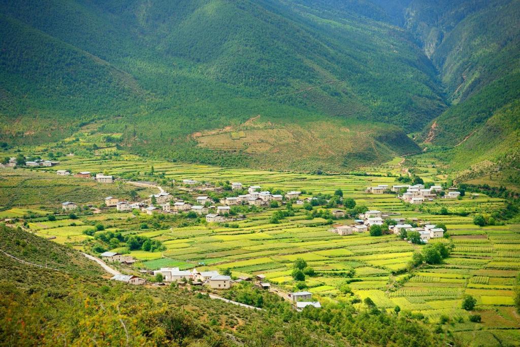 High Mountain Resort-Deqin Дечен Екстер'єр фото